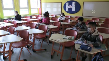 MERSİN - Kontrollü normalleşme süreciyle okullarda yüz yüze eğitim başladı