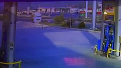 İstasyona dalan tır faciaya yol açıyordu