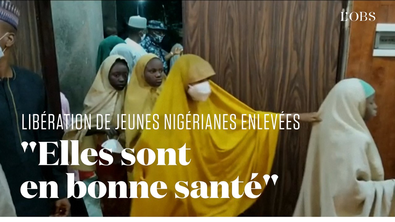 Les premières images des adolescentes nigérianes libérées après leur rapt il y a quatre jours