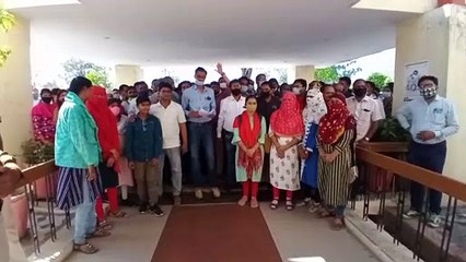 सैकड़ों पटवारी अपनी विभिन्न मांगों को लेकर पहुंचे कलेक्ट्रेट कार्यालय