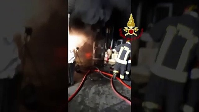 Bagno a Ripoli (FI) - Incendio in deposito di materiale elettrico (02.03.21)
