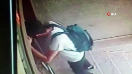 Sultangazi'de kameralara yansıyan ayakkabı hırsızı tutuklandı