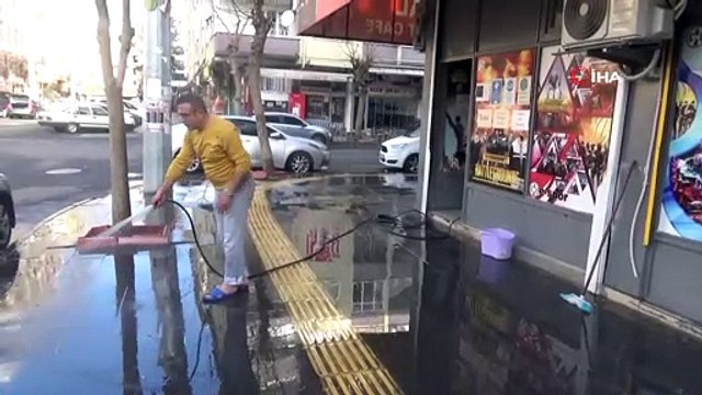 Diyarbakır'da Yeni Kontrollü Normalleşme Dönemi Başladı, İş Yeri Sahipleri Kepenk Açtı