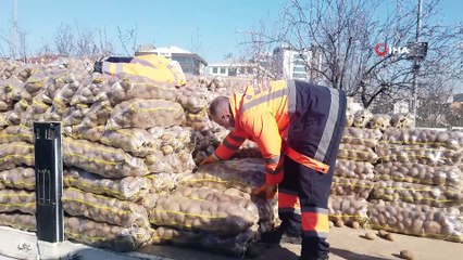 - Bağcılar'da 10 bin aileye 200 ton patates yardımı