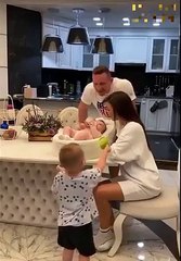 Put down your phone!!! Pay attention to your kids