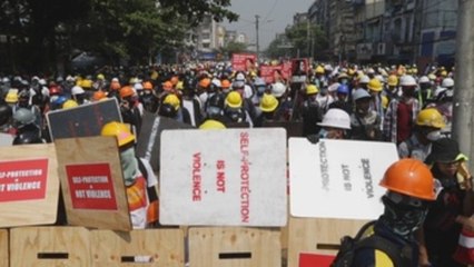 El jefe de la junta birmana defiende a la policía en medio de dura represión