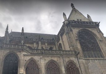 L'archevêque de Paris ferme un centre d'accueil de migrants et de LGBT à cause d'un “climat violent”