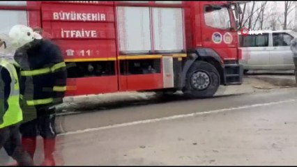 Kontrolden çıkan otomobil ortalığı savaş alanına çevirdi: 3 yaralı