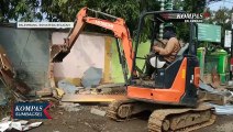 Penyebab Banjir Dan Kemacetan Lalulintas Kios Dibongkar Paksa