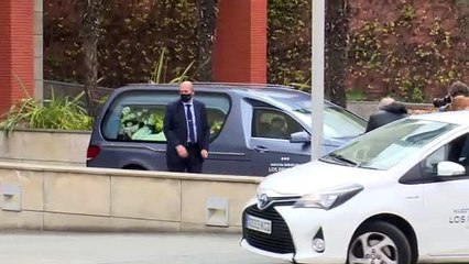 Quique San Francisco es despedido con un fuerte aplauso de sus compañeros