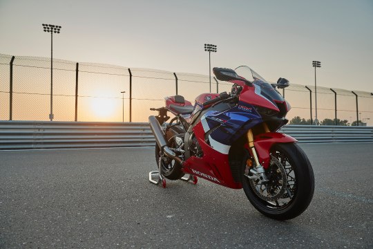 2021 Honda CBR1000RR-R Fireblade SP Second Review | MC Commute