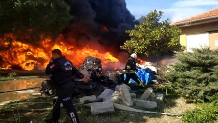 MANİSA - Geri dönüşüm tesisinde yangın (1)