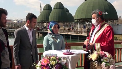 Normalleşme sürecinin ilk gününde çiftlerin nikah sevinci