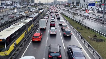 - İstanbul’da akşam trafiği yüzde 71 seviyesine çıktı