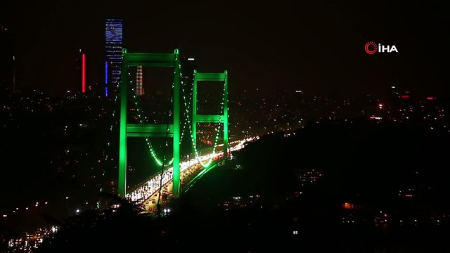 - İstanbul’da köprüler yeşil renk ile aydınlatıldı