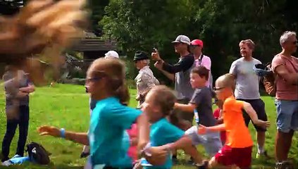 Run Around the World Season 1 Episode 6