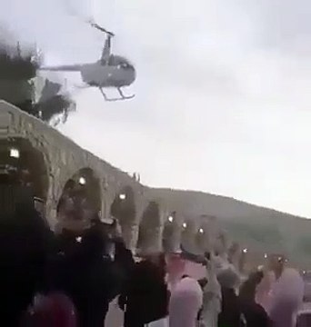 عريس أردني يزف عروسته بـ «هليكوبتر»
