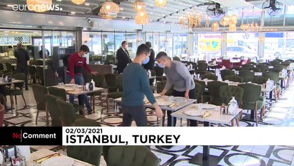 شاهد: مطاعم ومقاهي اسطنبول تنهض من غفوةٍ فرضتها كورونا وتعود مجددا إلى الحياة