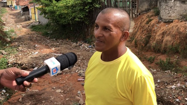 MORADOR DO BAIRRO FRANCISCO CORDEIRO EM ITAMBÉ, COBRA SANEAMENTO BÁSICO E INFRAESTRUTURA
