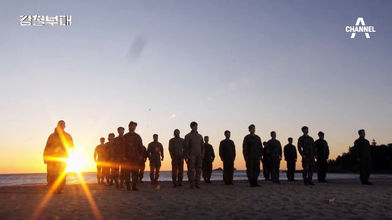 강철부대 24인, 국민 여러분께 출정 보고합니다. 강철!