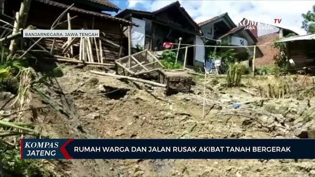 Rumah Warga dan Jalan Rusak Akibat Tanah Bergerak