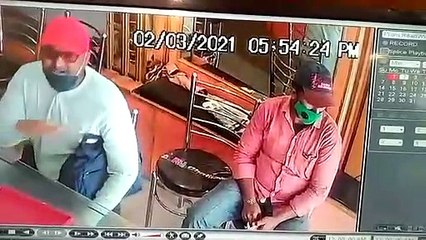 केदारेश्वर ज्वेलर्स की दुकान पर ठग ने किया हाथ साफ