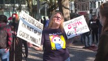 Εργαζόμενες του σεξ διαδήλωσαν ζητώντας άρση των περιορισμών λόγω COVID-19
