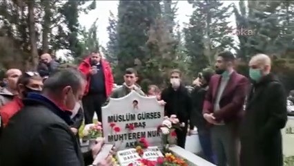 Müslüm Gürses mezarı başında anıldı