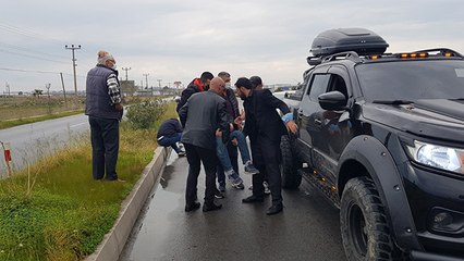 Kazası sonrası düşündüren görüntü! Yardım etmeseniz daha iyiydi