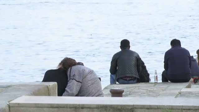 Los parisinos ocupan las orillas del Sena, un lugar donde poder socializar