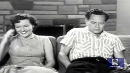 Life With Elizabeth | Season 1 | Episode 20 | Detective Story, Speech, Moosie on Patio | Betty White