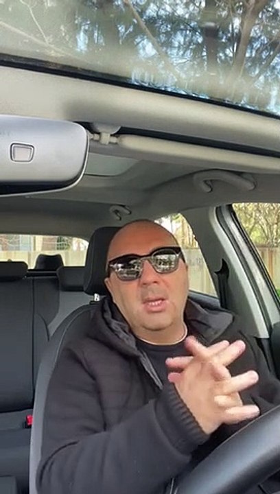 Bi’Bilen Emir Hepoğlu - Videolu Görüş - Tatile tek gitmenin sizin için avantajları/dezavantajları nedir?