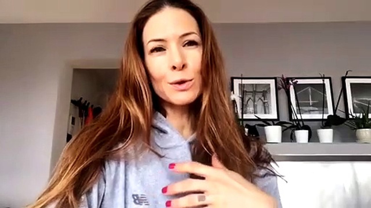 Bi’Bilen Doris Hofer - Videolu Görüş - Hızla verilen kilodan sonra sıkılaşmak mümkün mü?