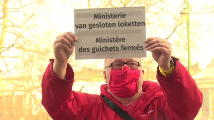 Manifestation à Bruxelles contre la fermeture d'un tiers des guichets SNCB