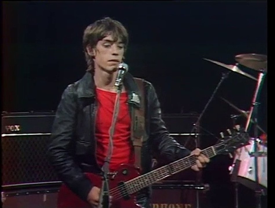 Téléphone chante "La bombe humaine" en live