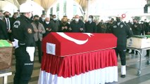 TBMM Başkanı Mustafa Şentop protokol sorumlusu Yunus Şeker’in eşinin cenaze törenine katıldı