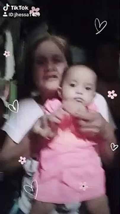 Lola loves you
