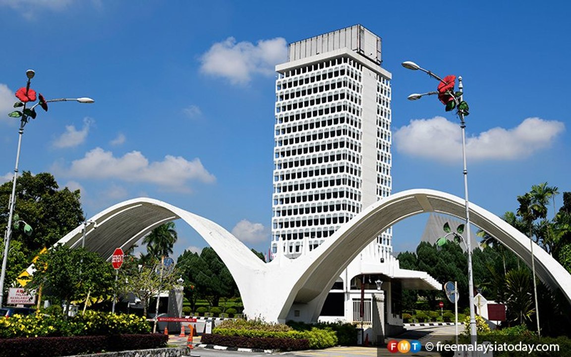 Umno leaders slam Muhyiddin for delay over Parliament sitting