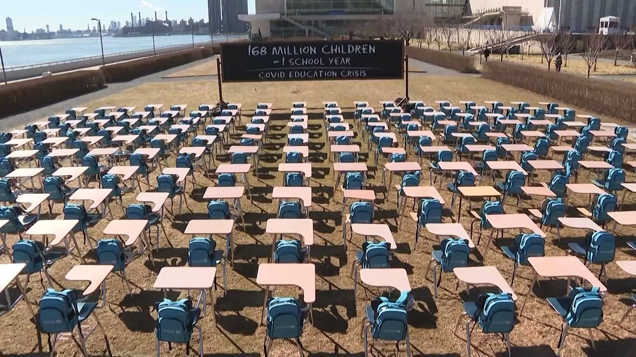 Leeres 'Pandemie-Klassenzimmer' vor der UN-Zentrale