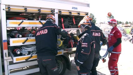 - Deprem tatbikatı gerçeğini aratmadı