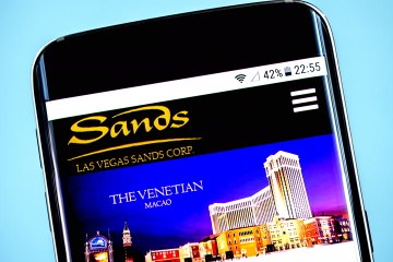 Las Vegas Sands Cashes In Some of Its Vegas Properties