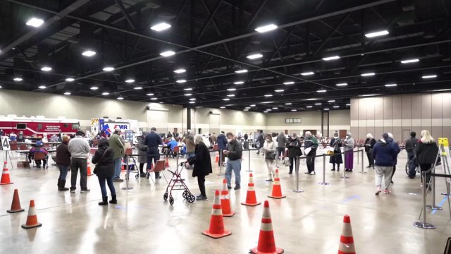 美, 마스크 벗고 빗장 풀고... 아직 싸움 끝나지 않았다 경고 잇따라 / YTN