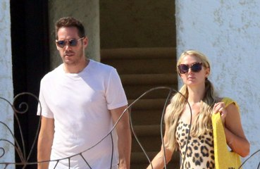 Paris Hilton quiere compartir su despedida de 'solteros' con su prometido Carter Reum