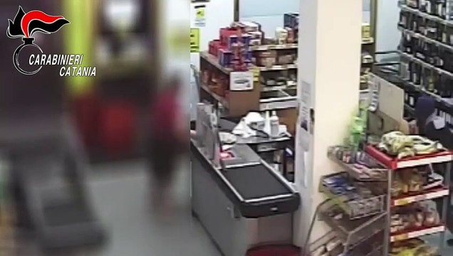 Acireale (CT) - Rapina supemercato armato di spranga arrestato (03.03.21)