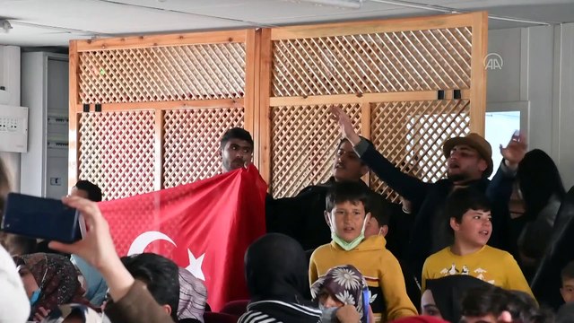 KAHRAMANMARAŞ - Yunus Emre Enstitüsü Azez Kültür Merkezi tiyatro ve müzik ekibi sahne aldı