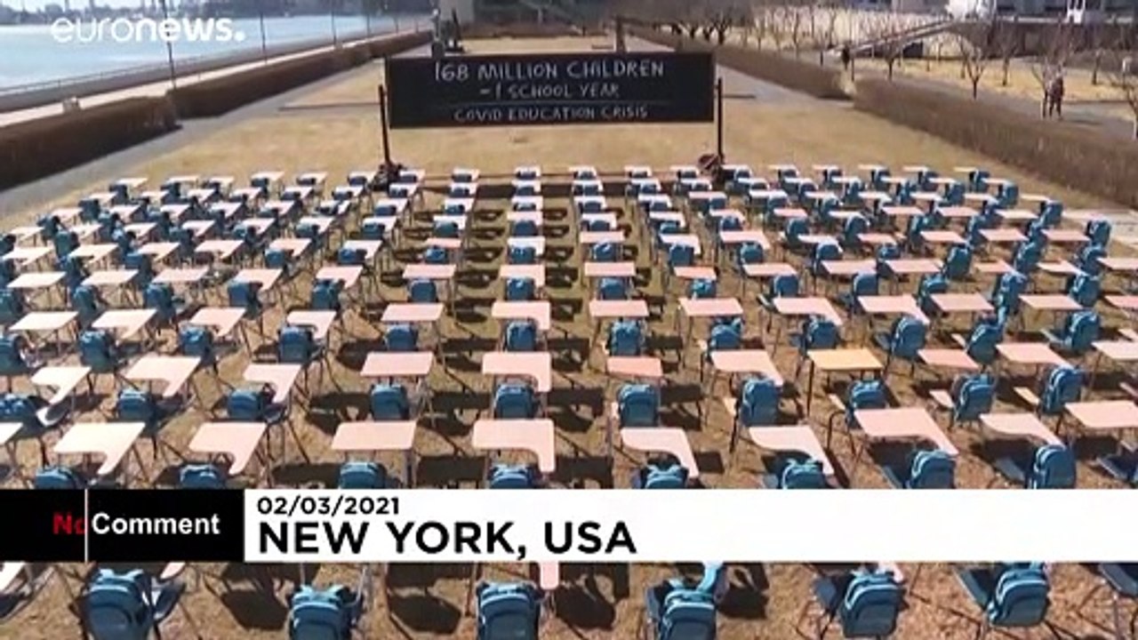 168 leere stühle: das "pandemische klassenzimmer" klagt an