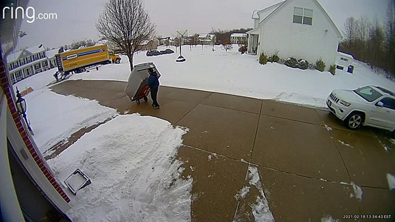 Une livraison de frigo qui tourne au fiasco... raté