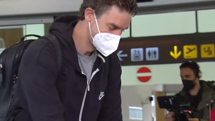 Pau Gasol llega al aeropuerto del Prat