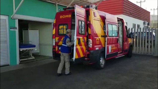 Homem cai de andaime e fere a cabeça em empresa na Av. Renato Festugatto, em Cascavel