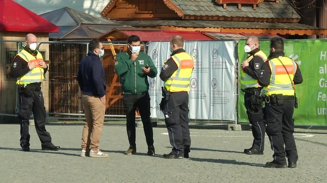 Ευρώπη: Οι κυβερνήσεις ελπίζουν ότι το εμβόλιο θα φέρει φως στο τούνελ της πανδημίας